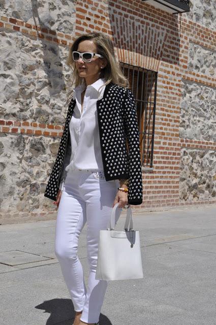 Basic style : Black & white