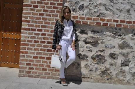 Basic style : Black & white