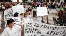 Los trabajadores de la residencia de Chillón exigen a la Junta que les pague las nóminas de medio año