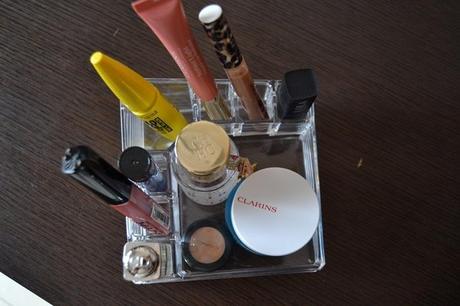 Organizador de maquillaje y esmaltes