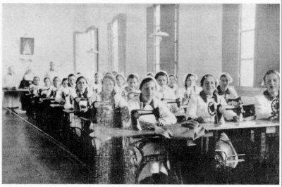 Ciento dos años, doce mil seiscientos ochenta y seis kilómetros, treinta y cinco horas