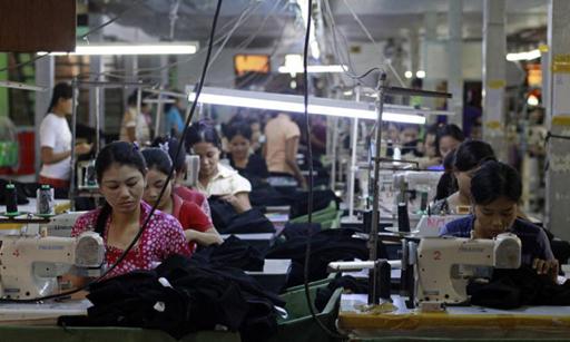 Ciento dos años, doce mil seiscientos ochenta y seis kilómetros, treinta y cinco horas