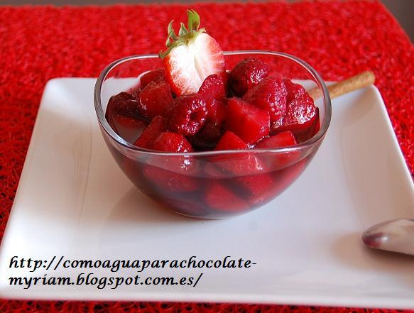 FRESAS Y FRAMBUESA AL VINO