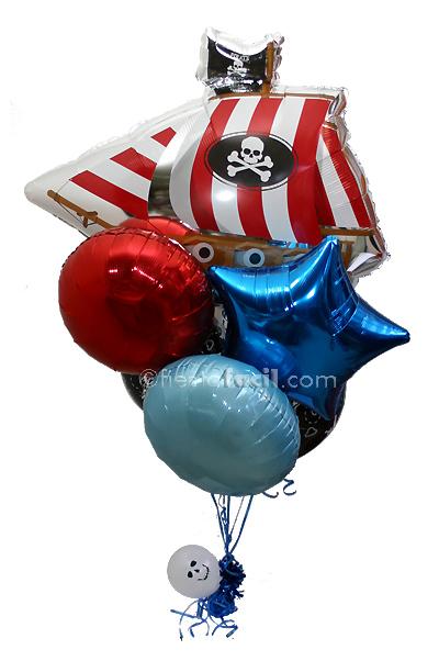 ramillete de globos para decorar una fiesta pirata