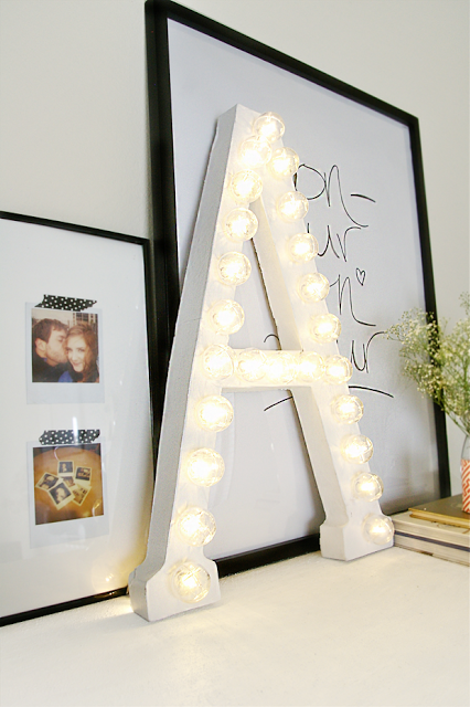 DIY: GUIRNALDA DE LUCES EN LETRAS / DIY: GARNALD OF BULBS IN CARDBOARD LETTERS.
