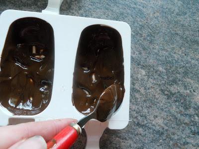 Helado cubierto con chocolate facil
