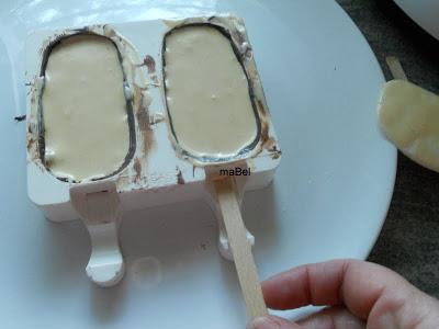 Helado cubierto con chocolate facil