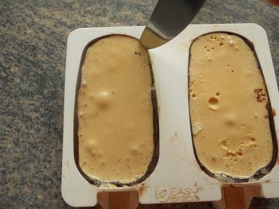 Helado cubierto con chocolate facil