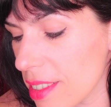 Novedades de Loreal: Delineador Super liner Blackbuster y labiales 24 horas (review y look)