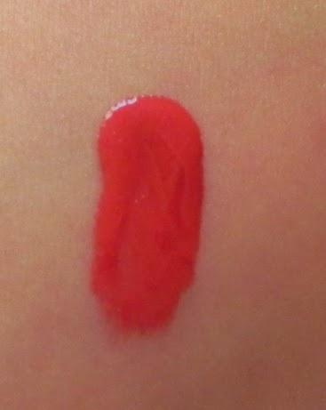 Novedades de Loreal: Delineador Super liner Blackbuster y labiales 24 horas (review y look)