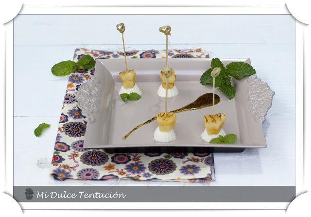 Minibrochetas de Piña y Queso Burgo de Arias con Salsa de Miel y Hierbabuena