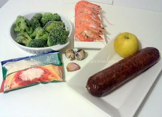 Ramilletes de brócoli con morcilla y langostinos al parmesano y vinagreta de manzana