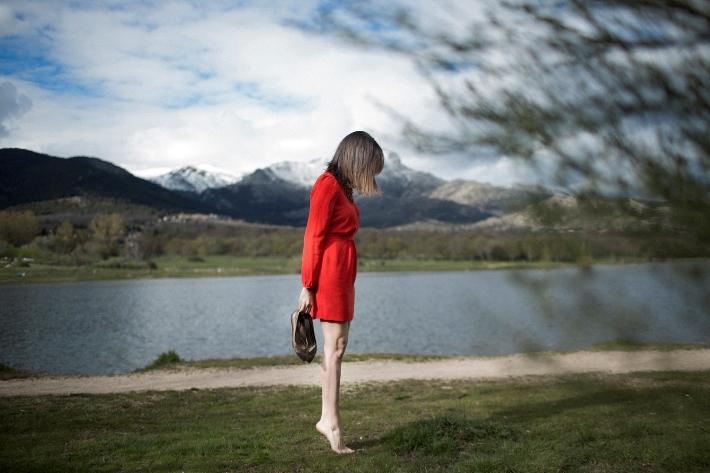 Invitada de boda con Vestido Rojo