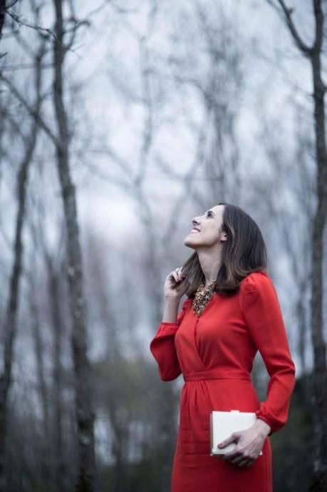 Invitada de boda con Vestido Rojo