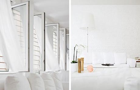 Blanco y con una pincelada coral