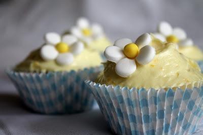 Cupcakes de vainilla y buttercream de limón - Cakes a medida Cupcakes_vainilla_buttercream_limón