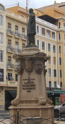 Monumento a Eleuterio Maisonnave y Cutayar