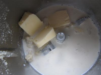 Pan de leche de almendras