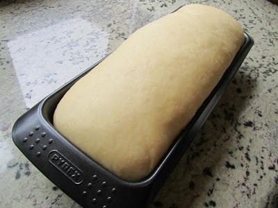 Pan de leche de almendras