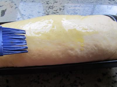 Pan de leche de almendras