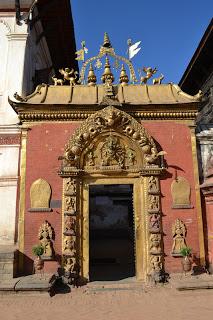 Día 32: Caminando desde Nagarkot a Changu Narayan. Bhaktapur.