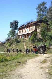 Día 32: Caminando desde Nagarkot a Changu Narayan. Bhaktapur.