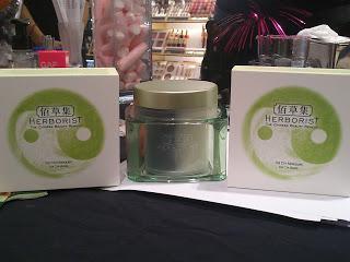 S. HA ESTADO ALLI - SPRING SEASON BY SEPHORA PUERTO VENECIA