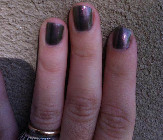 Metales preciosos en las uñas.