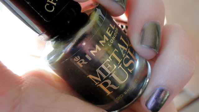 Metales preciosos en las uñas.