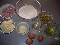 PASTEL DE JAMON, QUESO Y ACEITUNAS