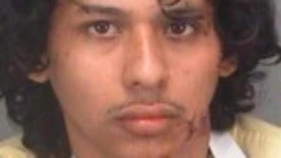 ESCAPA DE LA POLICÍA DE FLORIDA PERO NO DE LOS COCODRILOS