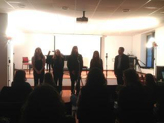 Investigando y sonando