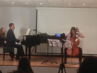 Investigando y sonando