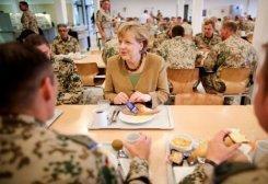 La canciller alemana visita Afganistán para apoyar a sus tropas La canciller alemana visita Afganistán para apoyar a sus tropas