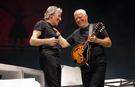 Pink Floyd – Comfortably Numb :: sábados musicales Roger Waters + David Gilmour: Comfortably Numb, Live, O2 Arena 2011