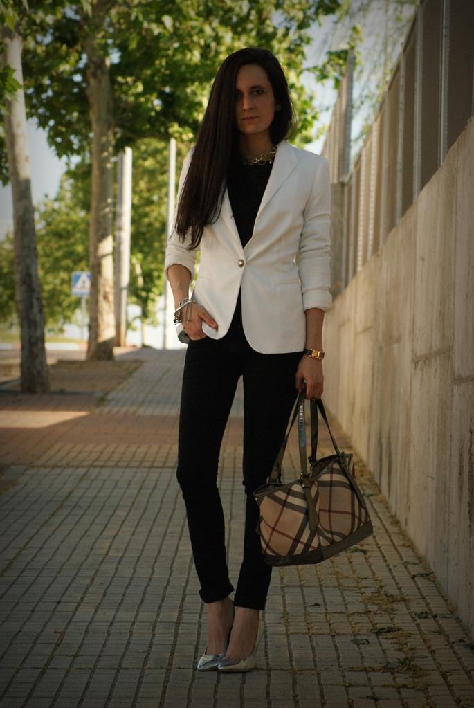 White blazer / Blazer blanco