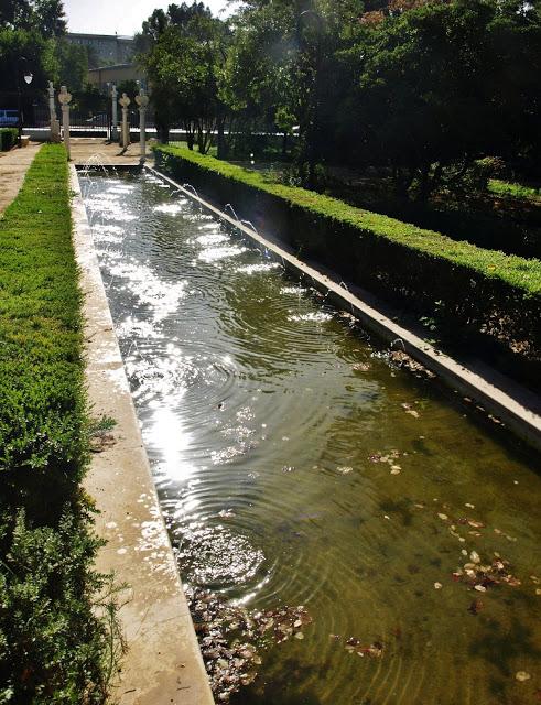 El estanque de los Jardines de las Delicias (2): la fuente.