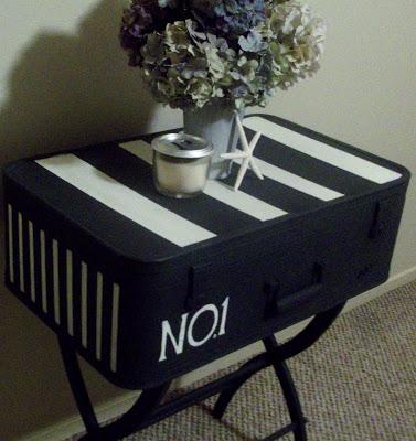 Haz una mesa con tus viejas maletas