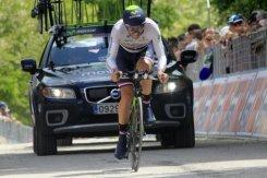 Nibali se coloca líder del Giro, Dowsett gana la contrarreloj