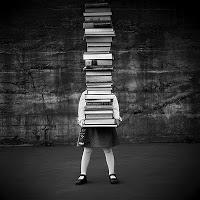 libros, fuerza, gargando