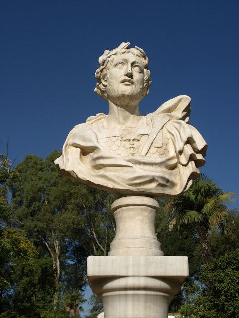 El estanque de los Jardines de las Delicias (3): los bustos romanos.