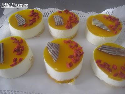 Semifrío de yogur con espejo de naranja