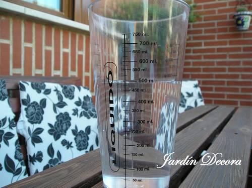 vaso-con-medio-litro-de-agua