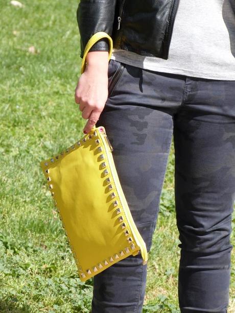 ¡Nuevo look! Print militar con toque amarillo ¡Nuevo look! Print militar con toque amarillo