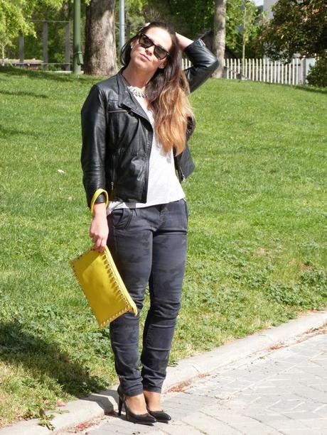 ¡Nuevo look! Print militar con toque amarillo ¡Nuevo look! Print militar con toque amarillo