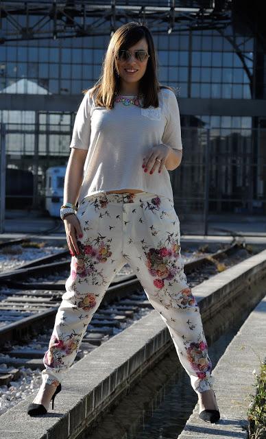 FLOWER PANTS.-