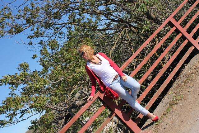 Simple outfit with jeans