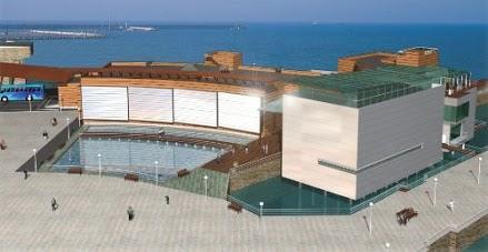 Gijon: El Mar Cantabrico y el casco historico del Barrio de Cimavilla