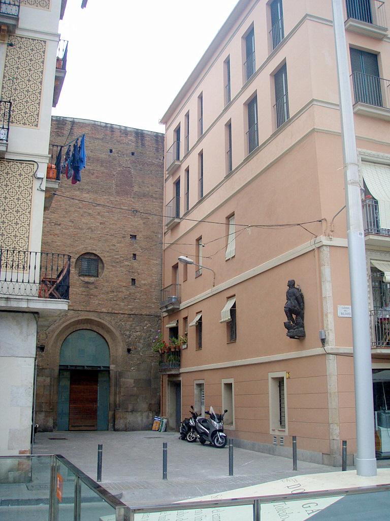 BARCELONA...EL NEGRE DE LA RIBA, BARCELONETA. 13-05-2013...