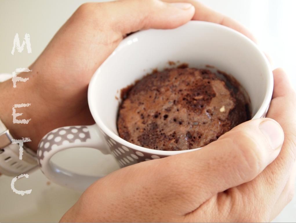 BROWNIE DE NOCILLA EN 4 MINUTOS